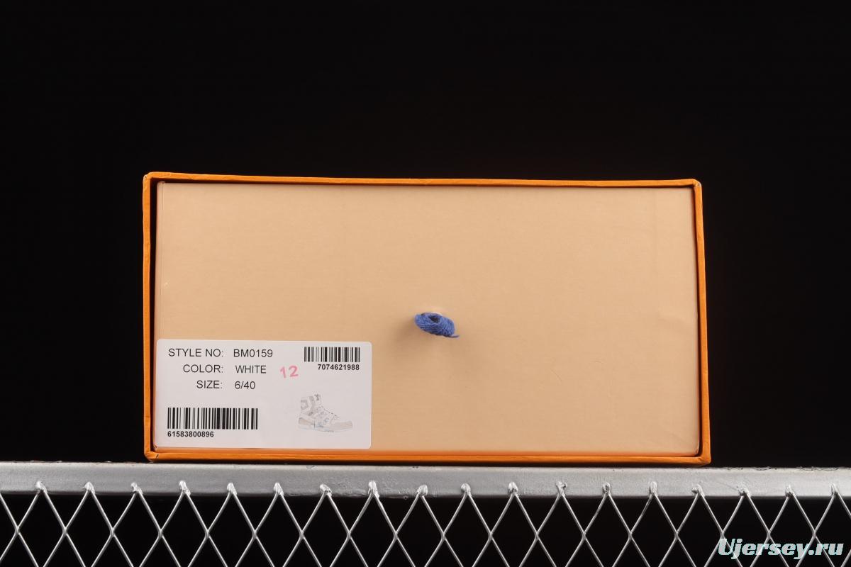 Authentic LV 2021s LV Trainer must be in winter