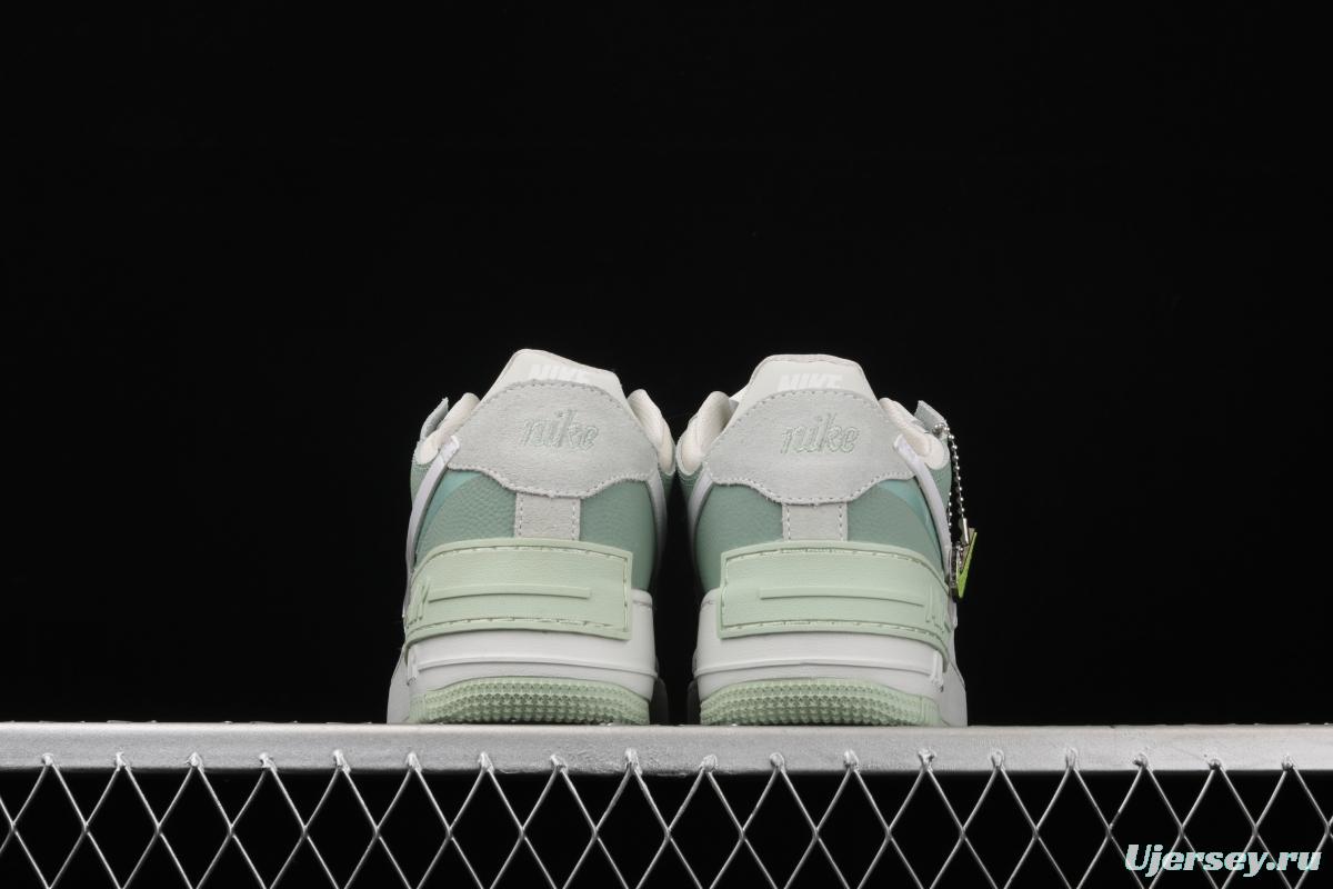 NIKE Air Force 1 ShAdidasow light weight heightened low-top 100-board shoes CW2655-001