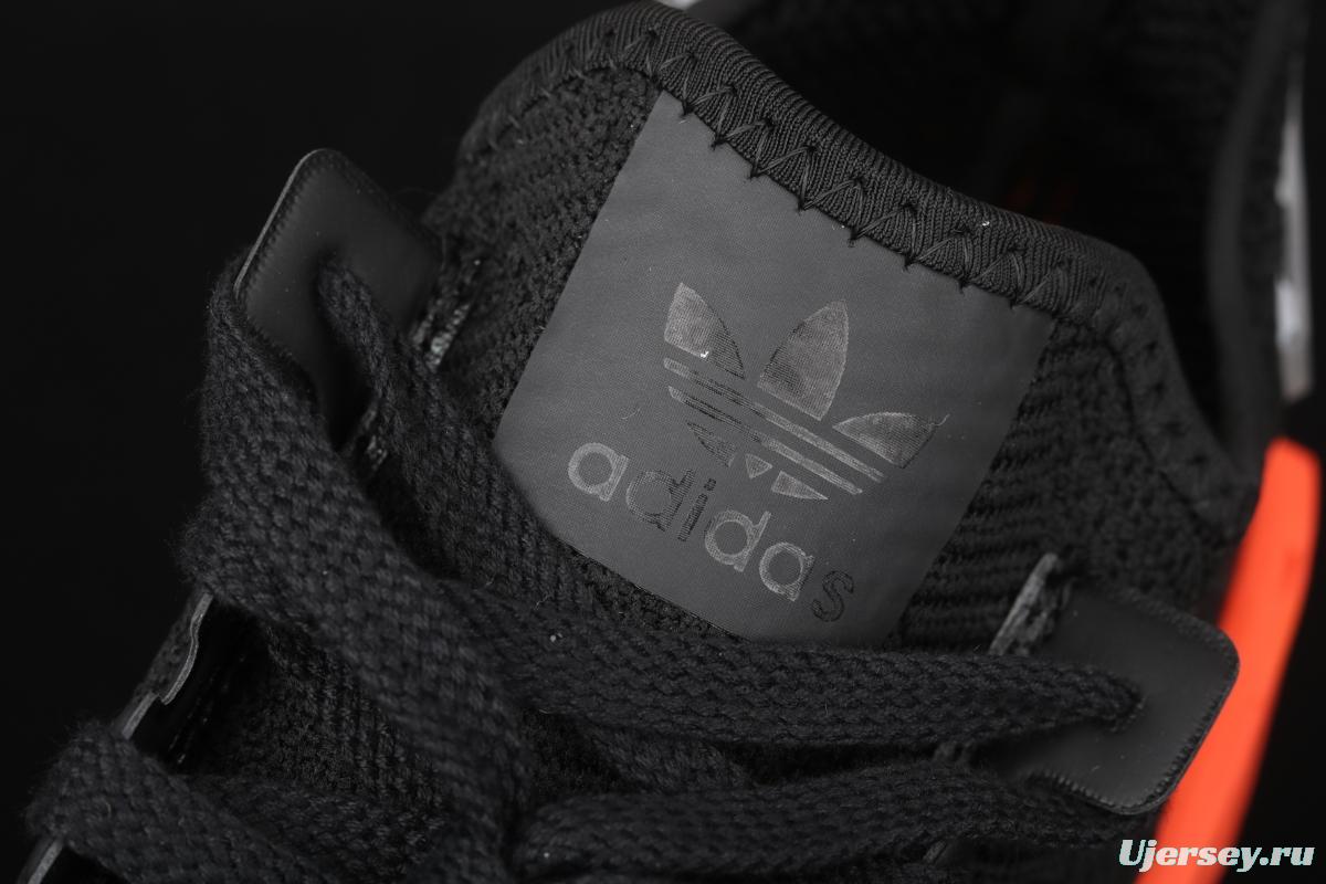 Adidas NMD R1 Boost AQ0882's new really hot casual running shoes