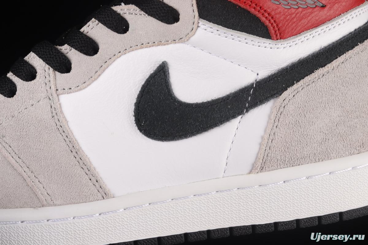 Air Jordan 1 Light Smoke Grey light soot 555088-126