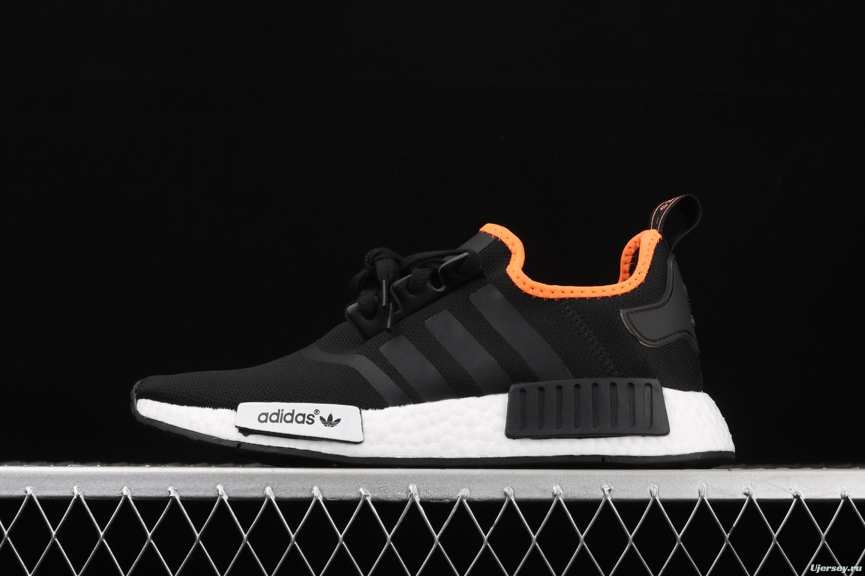 Adidas NMD R1 Boost BD3588's new really hot casual running shoes