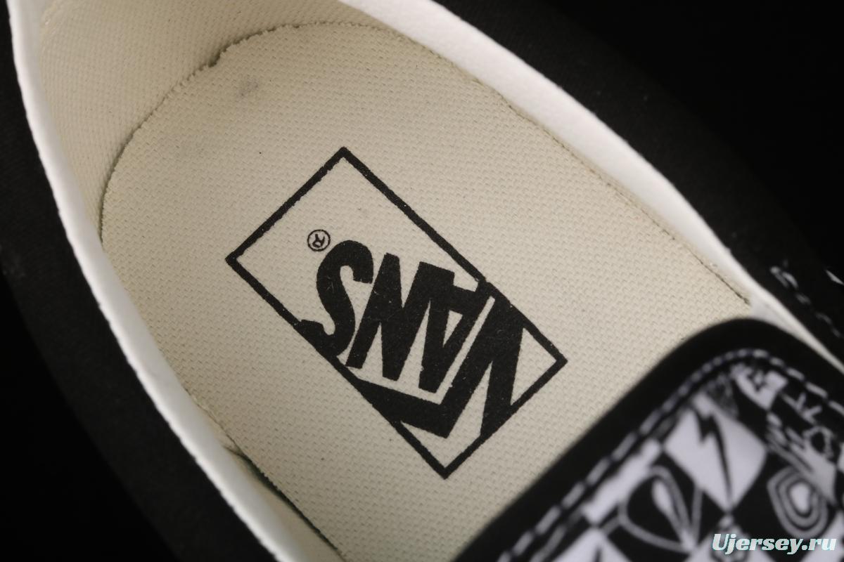 Vans Classics Slip-On lazy black-and-white graffiti printed low-top shoes VN000EYEBWW