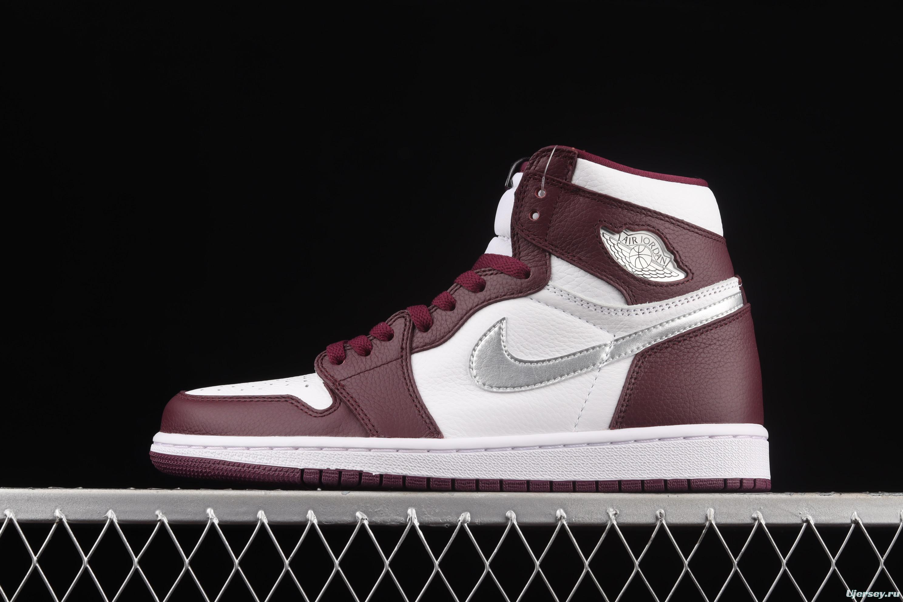 Air Jordan 1 Retro High OG Bordeaux Bordeaux burgundy high top basketball shoes 555088-611