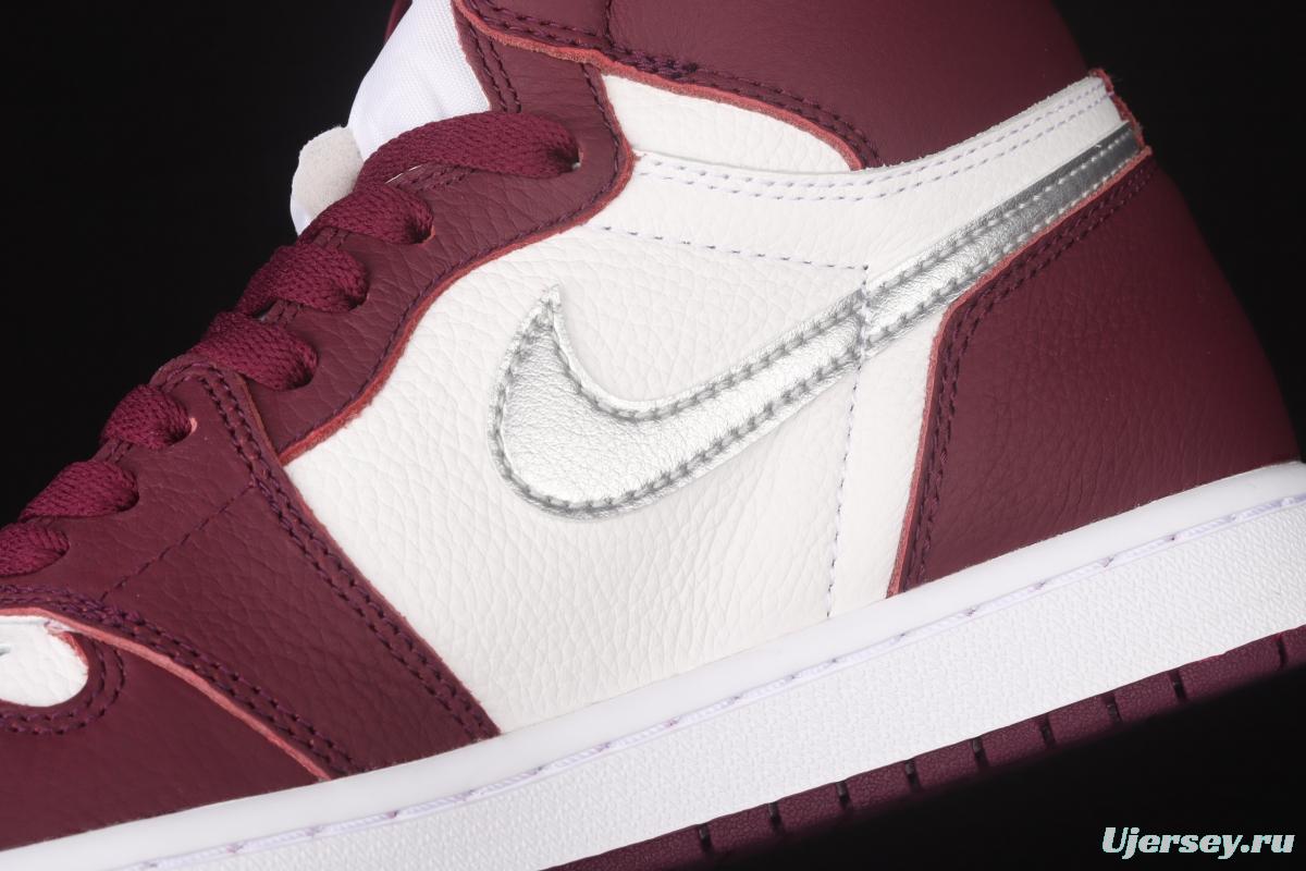 Air Jordan 1 Retro High OG Bordeaux Bordeaux burgundy high top basketball shoes 555088-611
