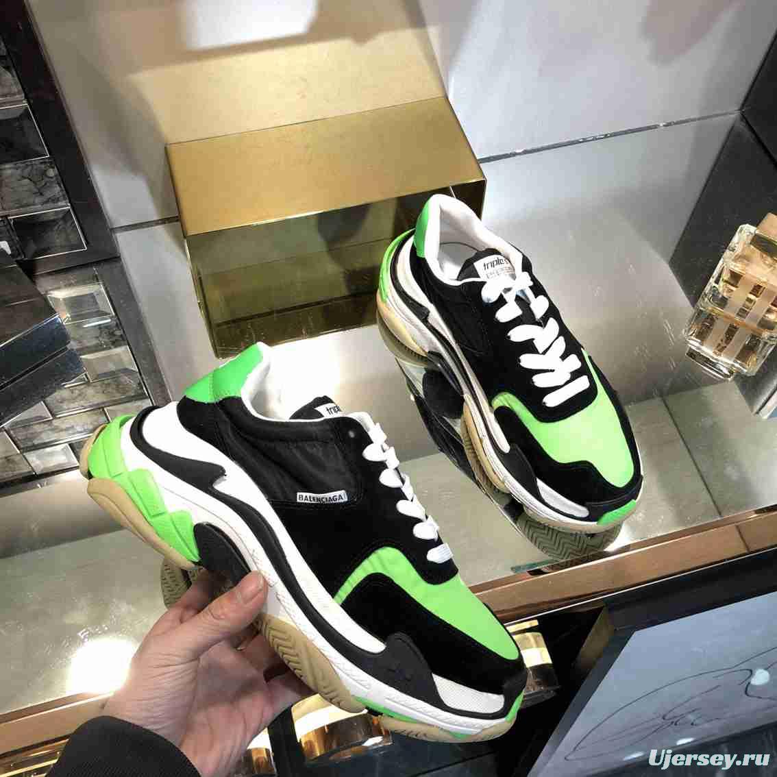 Men/Women Balenciaga Triple S 2.0 Sneaker Black/Green Item 6380340