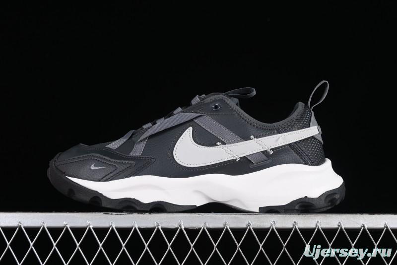 Nike TC 7900 Retro Chunky Dad Shoes with Reflective Swoosh and Cushioned Sole - DD9682-001