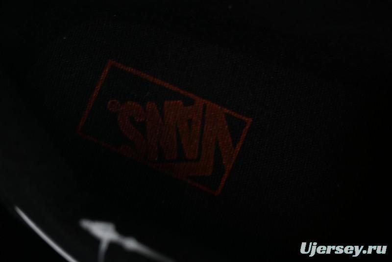 Vans Classics Knu Skool Retro Skate Shoes with Thickened Tongue and Oversized Toe - VN0009QCB9P