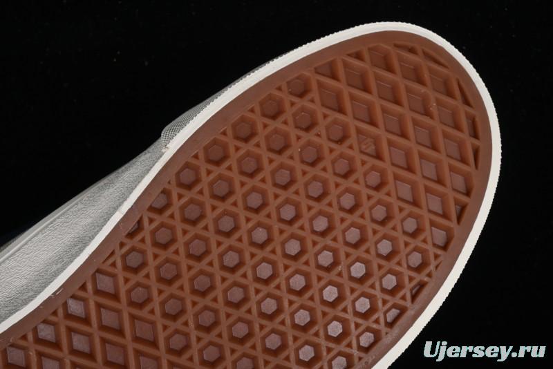 Vans Classics Knu Skool Retro Sneakers with Oversized Toe and Thickened Tongue - VN0009SXS009