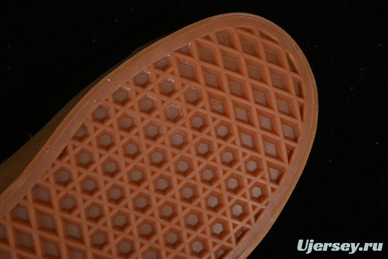 Vans Vault Og Sport Low Retro Suede Canvas Vulcanized Shoes in Dragon Fruit - VN000CQRCHL