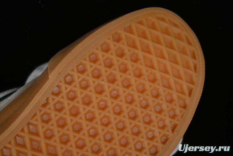 Vans Knu-Skool VR3 Lx Low-Top Retro Sneakers in Grey Green with Gum Sole - VN000CS0DWM