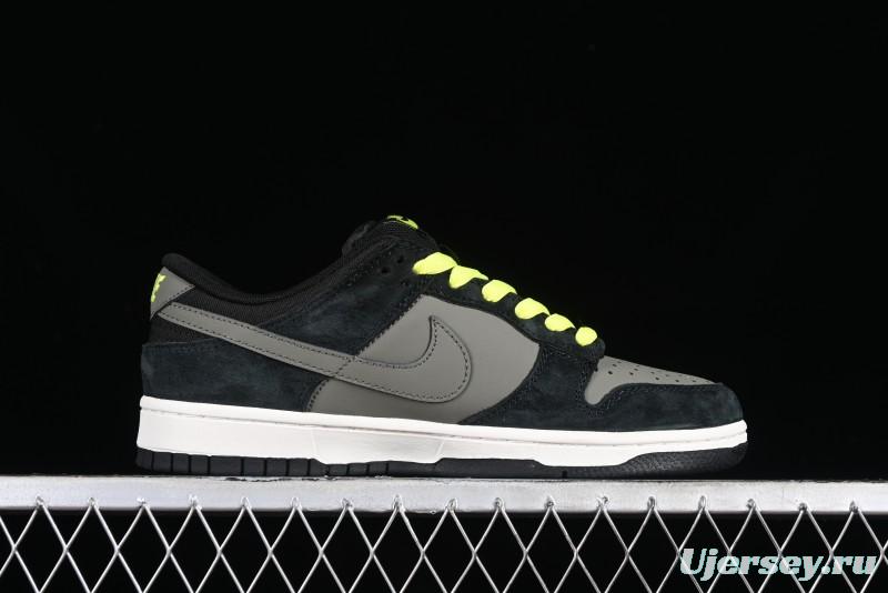 Nike Dunk Low SB Skateboarding Shoes - 302517-236