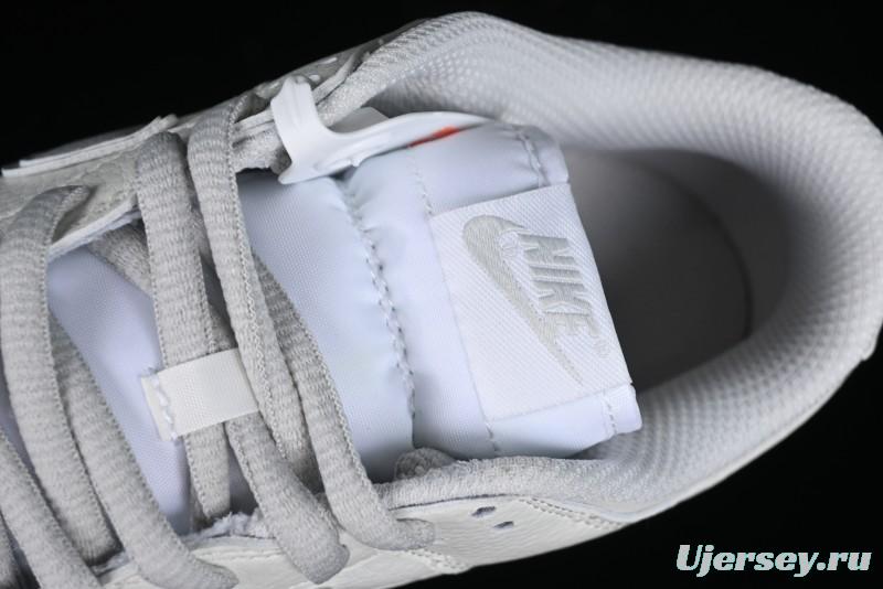 Nike Supreme x Nike SB Dunk Low Casual Skate Shoes in Beige Grey - RM2308-233