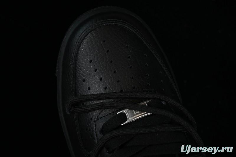 Nike Air Force 1 '07 Low Classic Lace-Up Casual Sneakers in Black & White - ZH0316-018