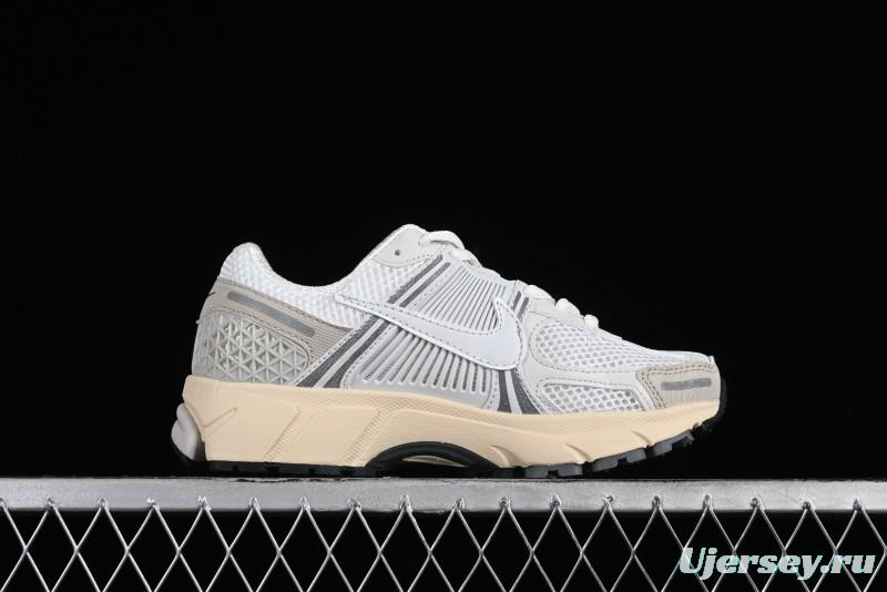 Nike Zoom Vomero 5 Retro Casual Running Shoes with EVA Lightweight Cushioning - HF0731-007