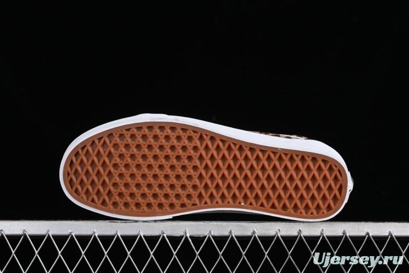 Vans Old Skool Classic Retro Low-Top Canvas Sneakers with Leopard Print and Slip-Resistant Sole - VN000CR5CJK