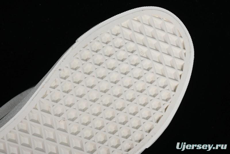 Vans Old Skool Reissue 136 Low-Top Skate Shoes with Detachable Cushioned Insole - VN000MT6KIG