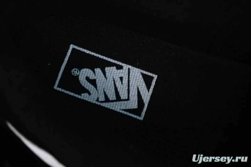 Vans Classics Knu Skool Retro Skate Shoes with Enlarged Toe and Thickened Tongue - VN0009QCWBL