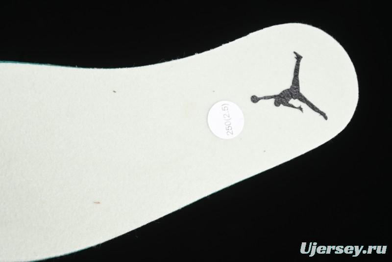 Nike Air Jordan 4 Remastered Retro Sneakers in White Grey - FQ7940-200