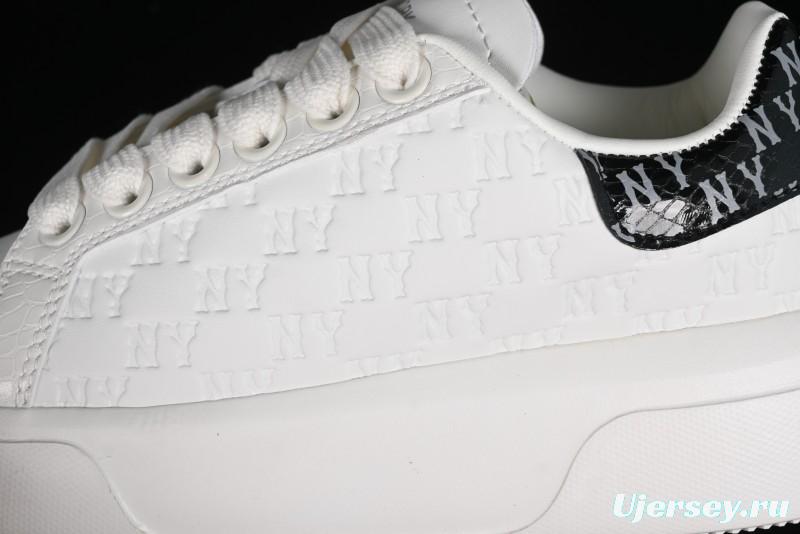 New York Yankees MLB Bigball Chunky Embo Monogram Platform Sandals - 3ASXEMN4N50BKS