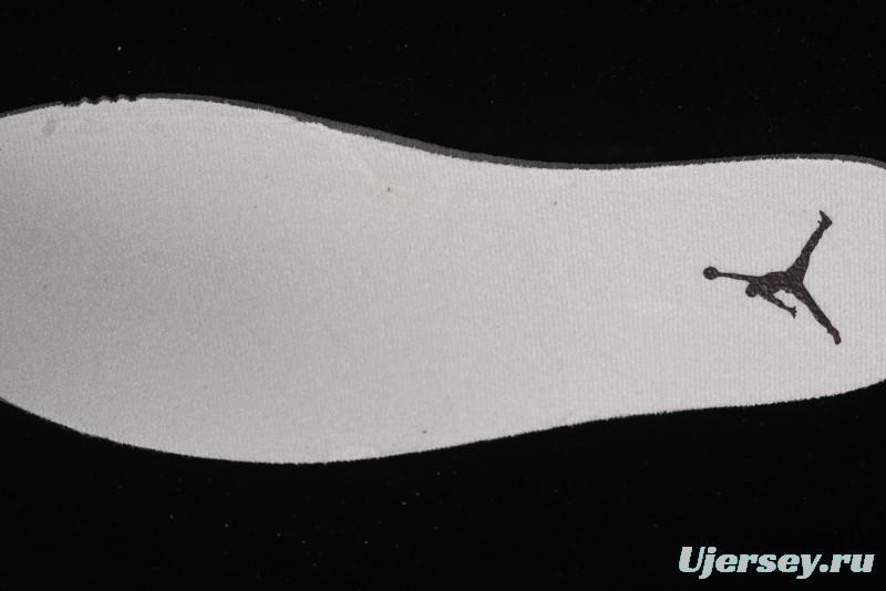 Nike Air Jordan 3 Retro Cactus Jack Collaboration High-Top Basketball Shoes with Soft Napa Leather and Visible Air Cushion - 136064-668