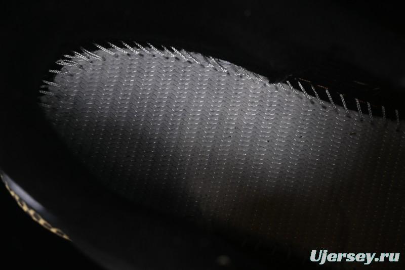 Nike Air Humara Retro Trail Running Shoes with 1990s Outdoor Style - AJ1102-001