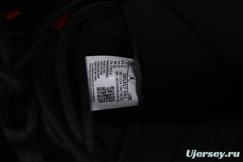 Nike Air Jordan 11 Retro "Bred Velvet" Basketball Shoes with Velvet Overlay - DB5457-061