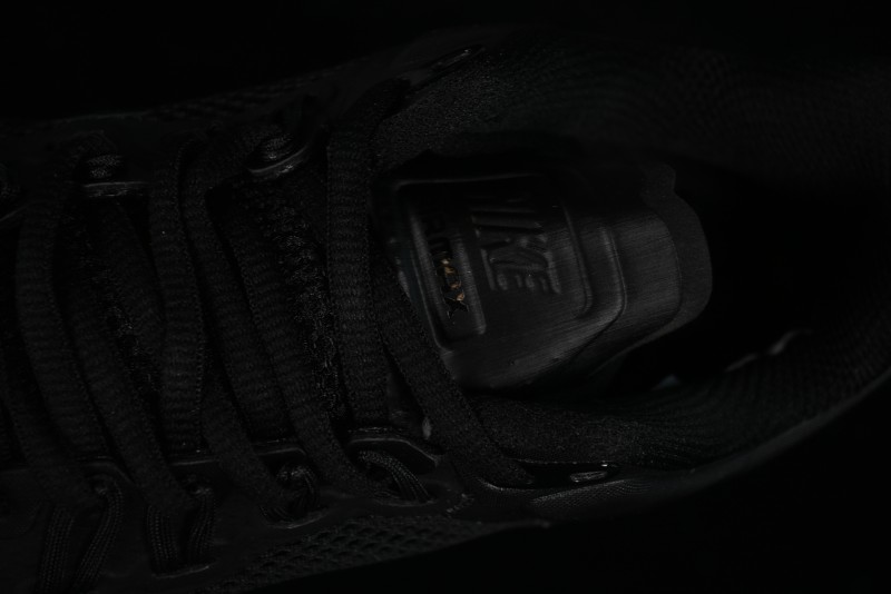 Nike Air Max 2013 Retro Breathable Mesh Cushioned Running Shoes - FZ3156-010