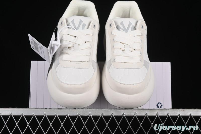 MLB Chunky Classic Base New York Yankees Lightweight Platform Casual Sneakers - 3ASXBMN4N50GRL