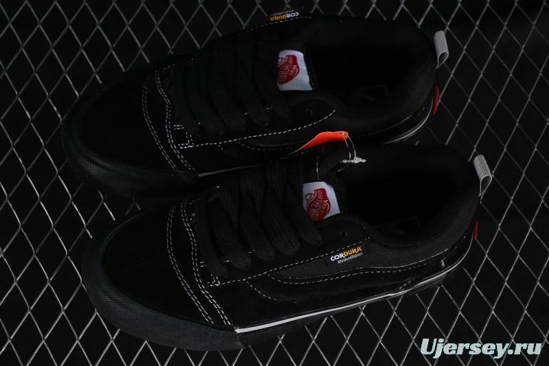 Vans Knu Skool Low Top Retro Casual Vulcanized Slip-On Shoes in Black - VN000CRPBMA