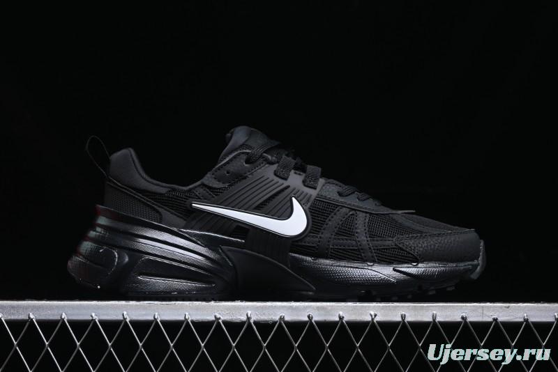 Nike Runtekk V2K Low-Top Retro Running Shoes with Cushlon Foam and Distressed Midsole - HQ1582-001