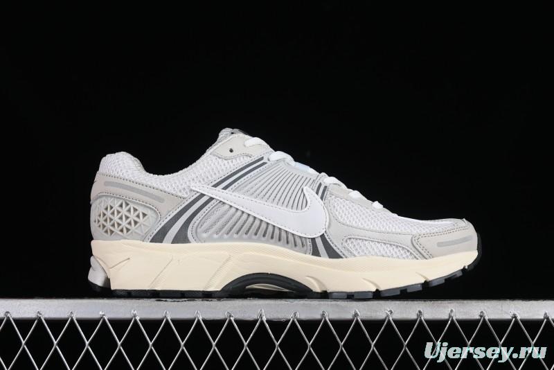 Nike Zoom Vomero 5 SP Retro Casual Running Shoes with Lightweight EVA Midsole - HF0731-007