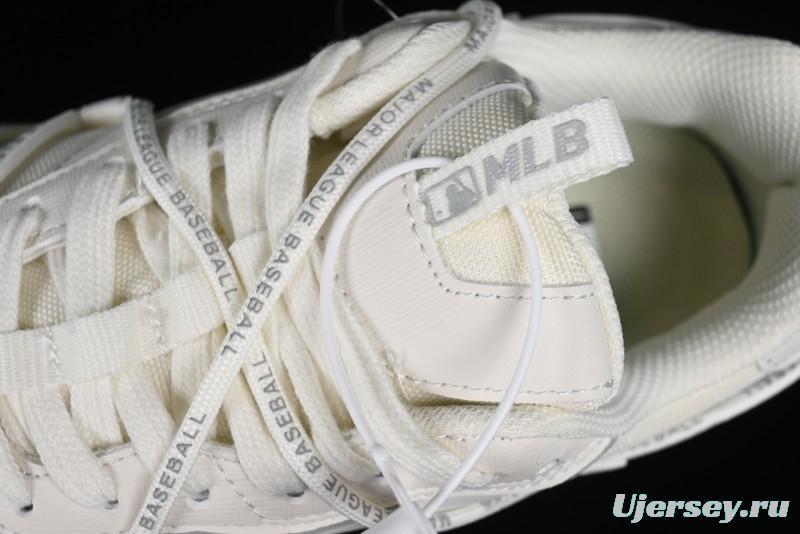 New York Yankees Chunky Runner Basic Lace-Up Lightweight Casual Sneakers - 3ASHCRR3N43WHS