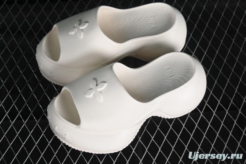 SMFK COMPASS Embossed One-Piece Platform Slides - E9066