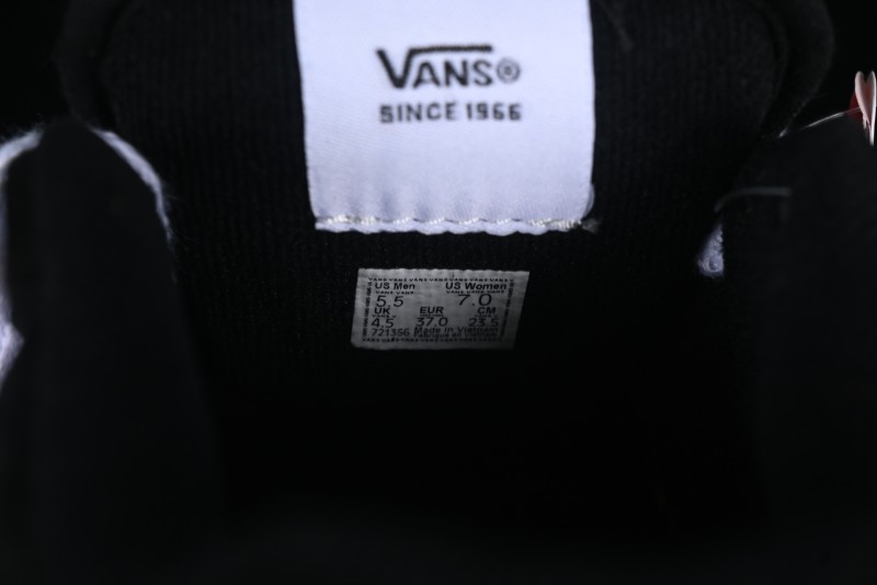 Vans Knu Skool Low-Top Retro Chunky Sneakers - VN0009QCB9M