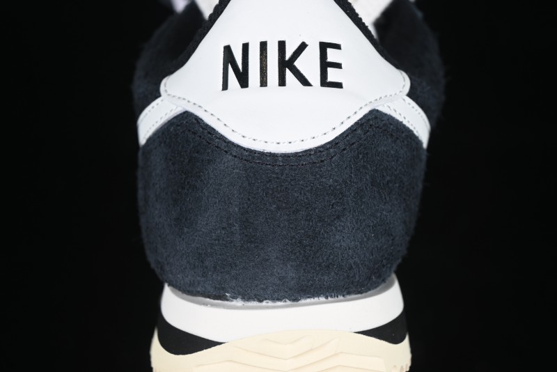 Nike Classic Cortez Leather Retro Running Shoes - FJ2530-001