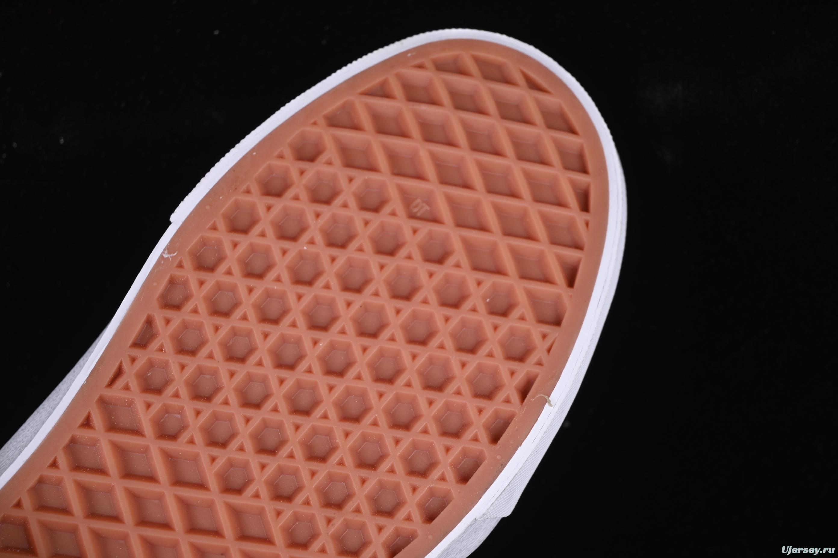 Men's Classic Skate Shoes with Light Blue Side Stripe – Suede and Canvas Design