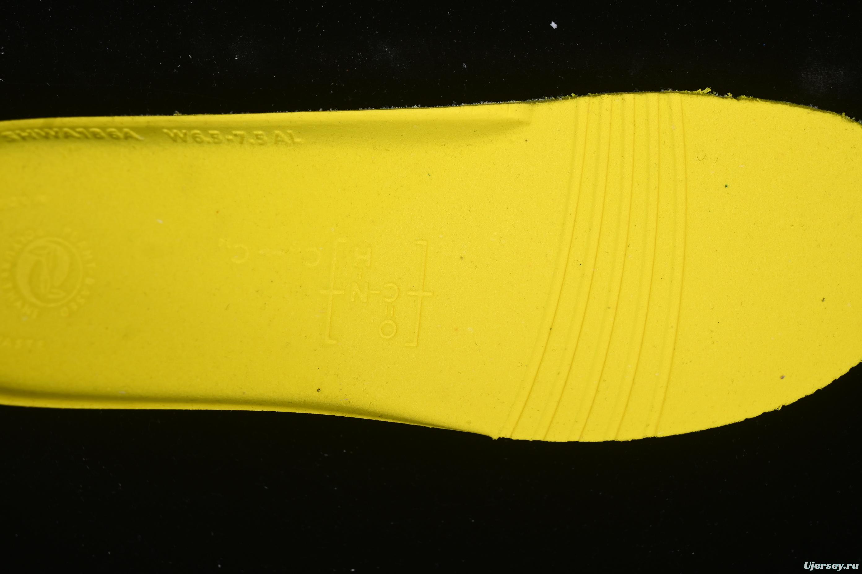 KEEN Men's Jasper II Waterproof Sneaker - All-Black Minimalist Design