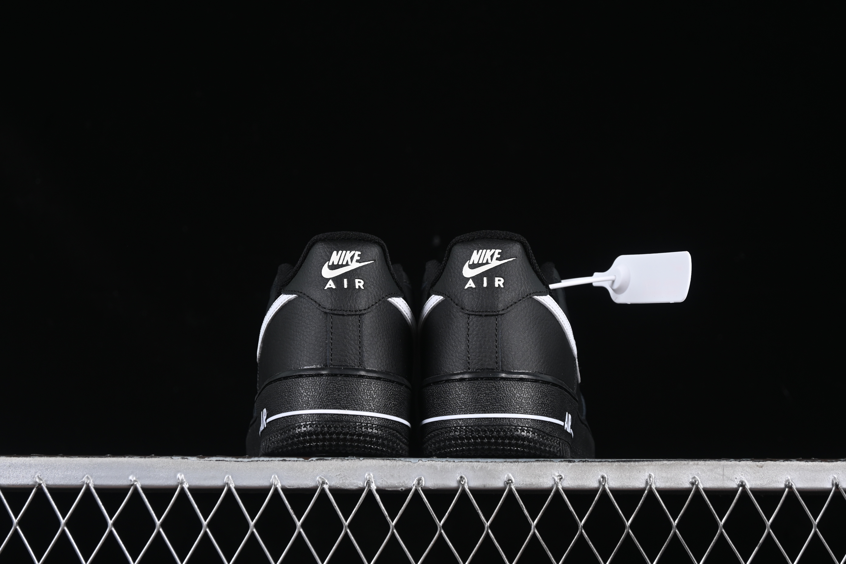 Nike Air Force 1'07 Low Casual Sneakers with Full-Length Air Cushion - HV6359-001