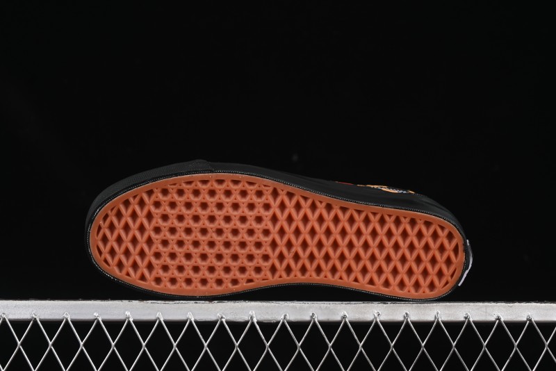Vans Old Skool 36 Low-Top Retro Skate Shoes - VN000D56BKA