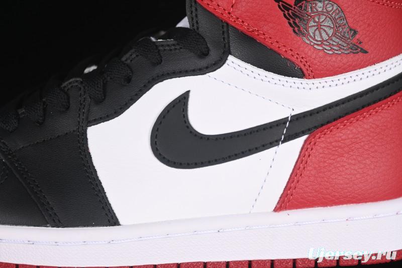 Nike Air Jordan 1 High Retro OG Basketball Shoes with Black Toe Design - 555088-125