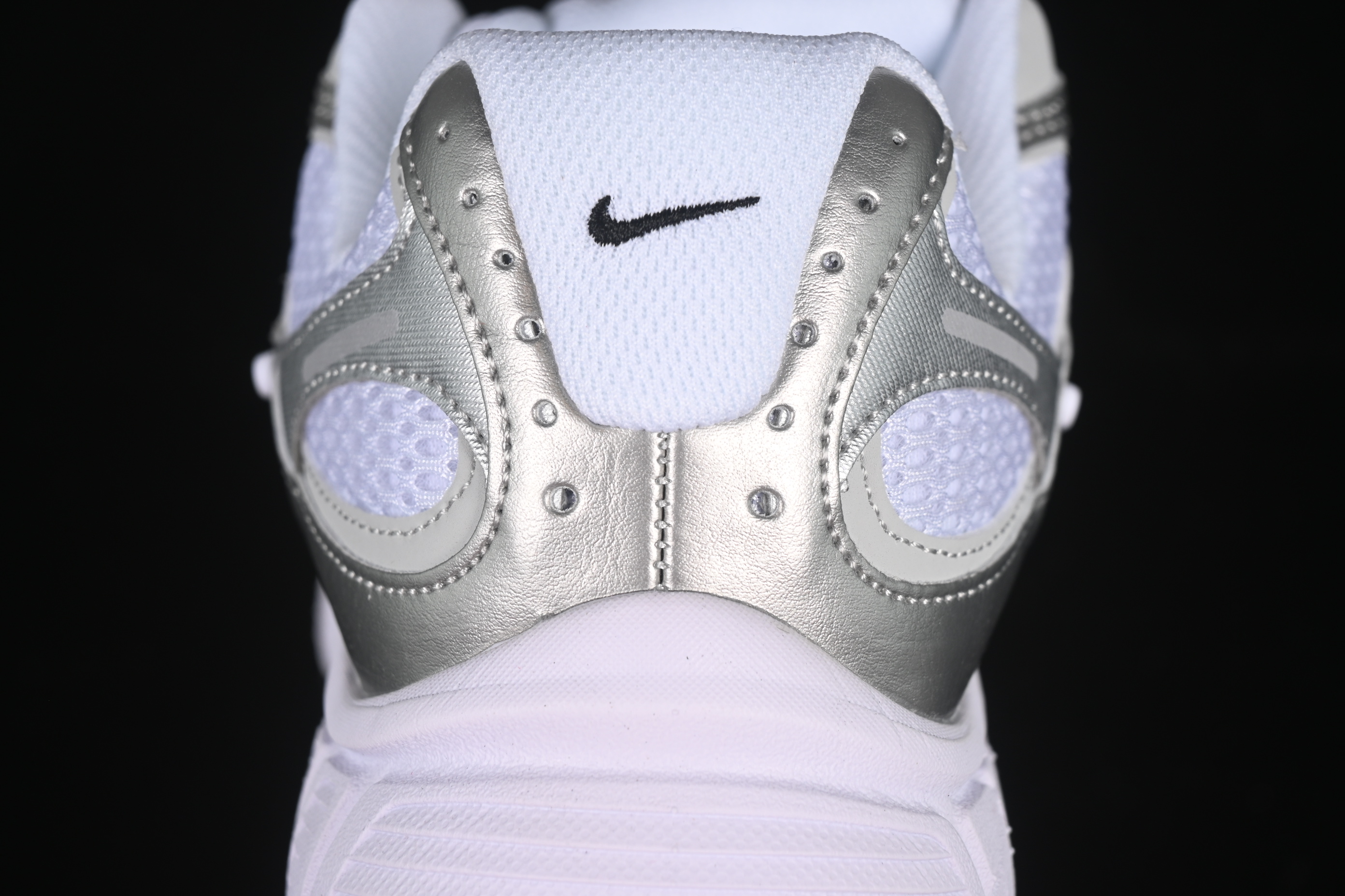 Nike V5 RNR Millennium Classic Retro Running Shoes with Foam Midsole - HQ7901-107