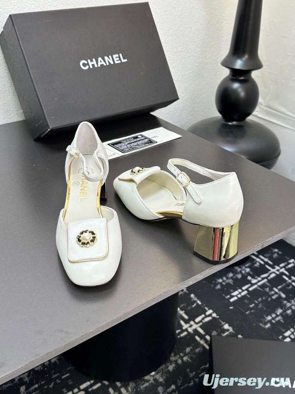 2025 Women Chanel White Leather Chunky Heel Metal Decoration LY00360
