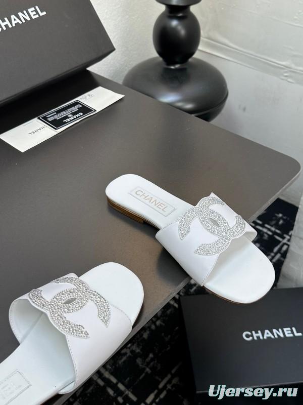 2025 Women Chanel White Leather Slippers