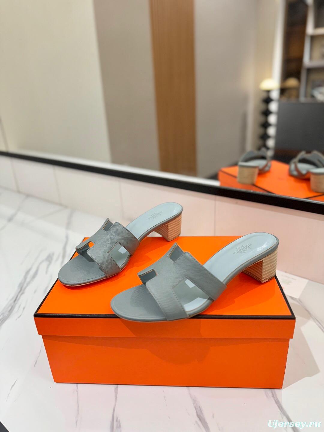 2025 Women Hermès Light Grey Leather Sandals