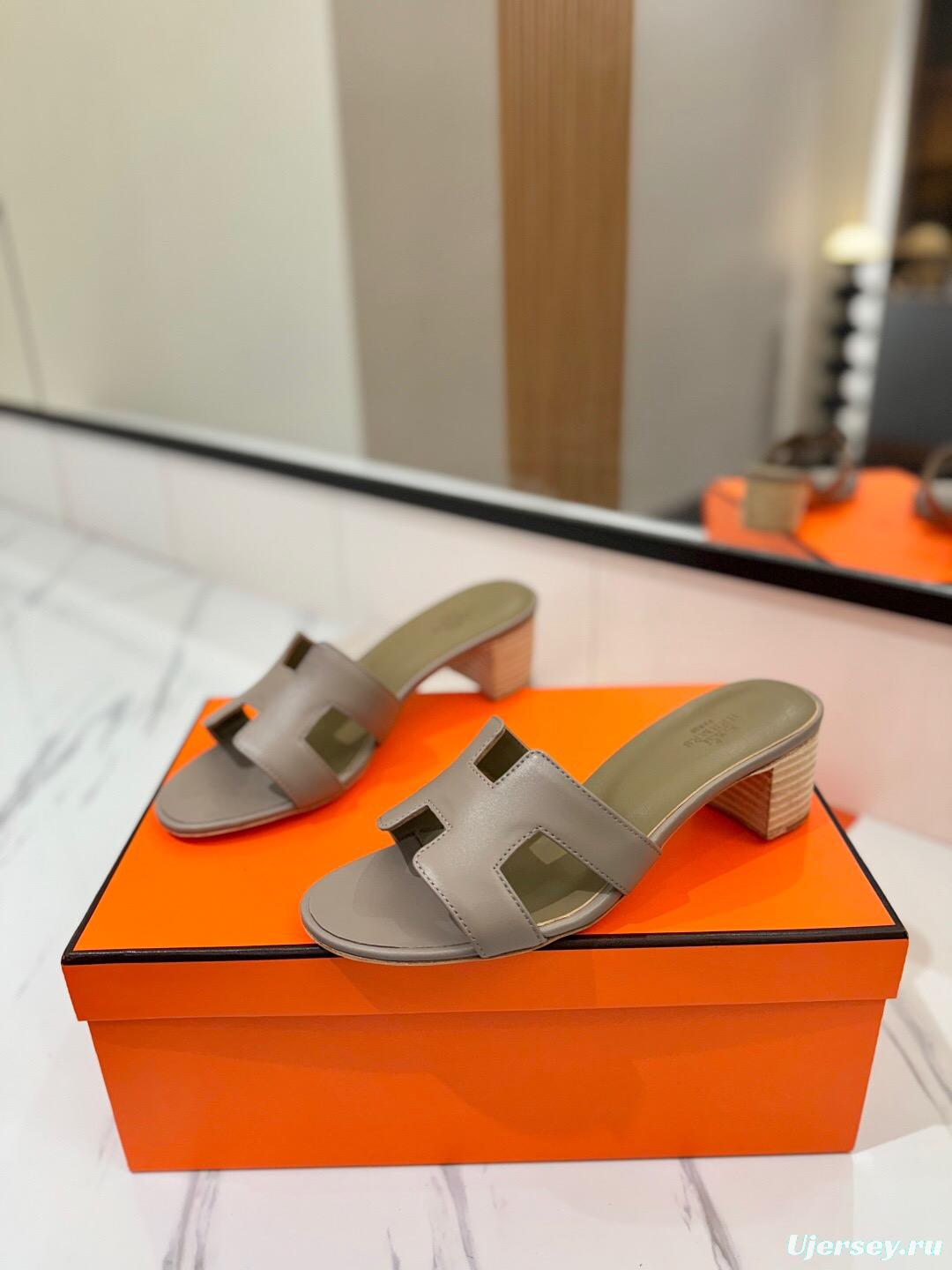 2025 Women Hermès Beige Leather Slippers