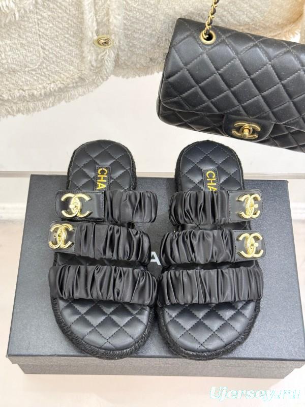 2025 Women Chanel Black Leather Slippers CC Logo KFY00230