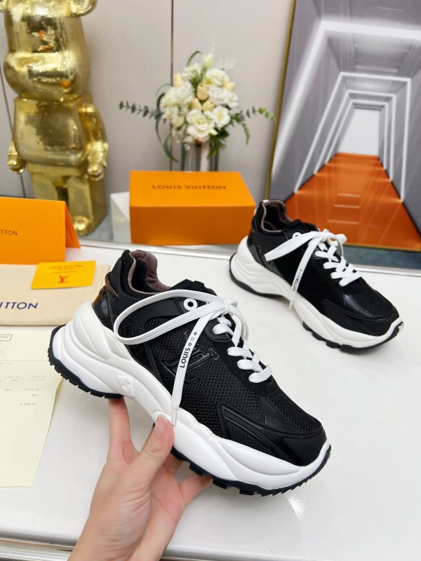 2025 Unisex Louis Vuitton Black White Mesh Leather Sneakers Monogram LY00340