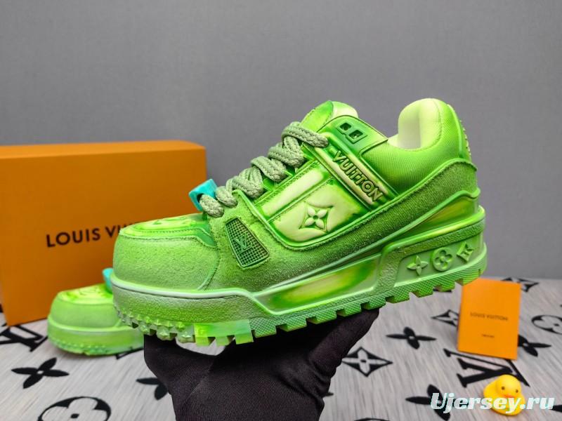2025 Unisex Louis Vuitton Green Mesh Suede Trainer KFY00510