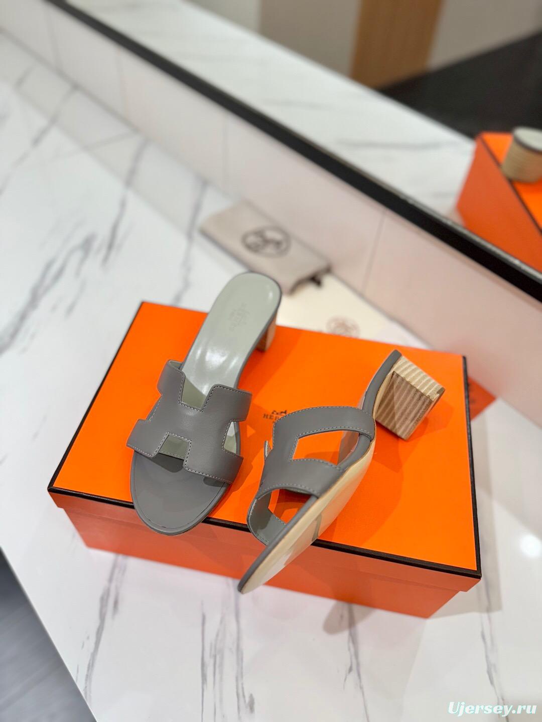 2025 Women Hermès Grey Leather Heeled Slippers
