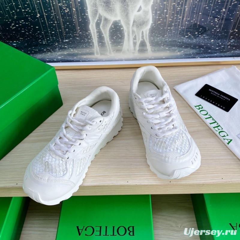 2025 Unisex Bottega Veneta White Lightweight Mesh Runner Sneakers LY00310